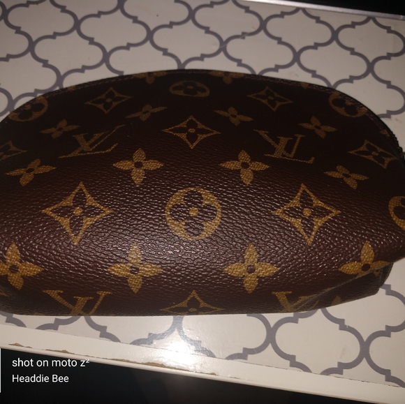 Louis Vuitton Monogram Canvas Cosmetic Pouch - Picture 4 of 5